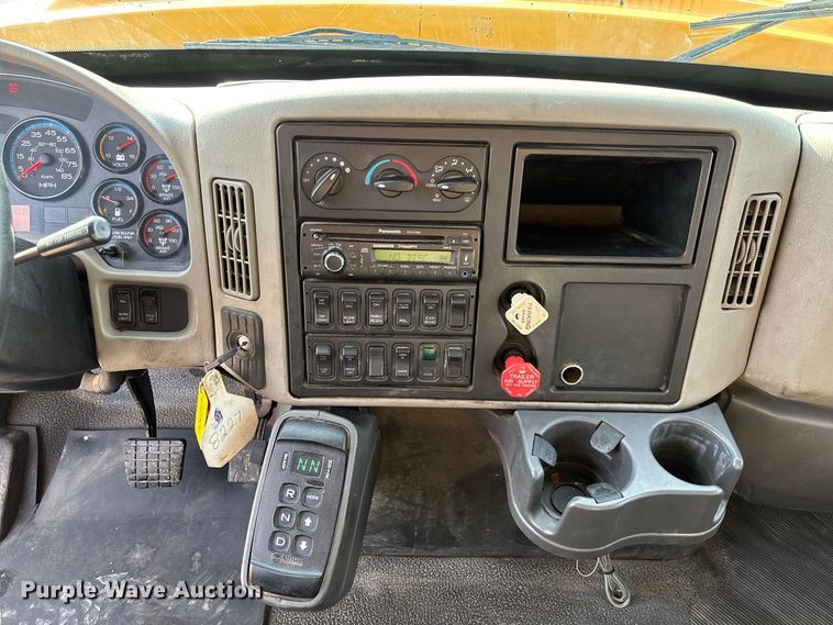 image for item DZ4536 2009 International WorkStar 7500 dump truck