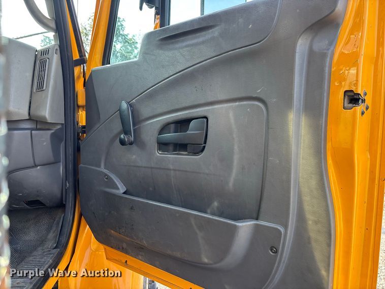 image for item DZ4536 2009 International WorkStar 7500 dump truck