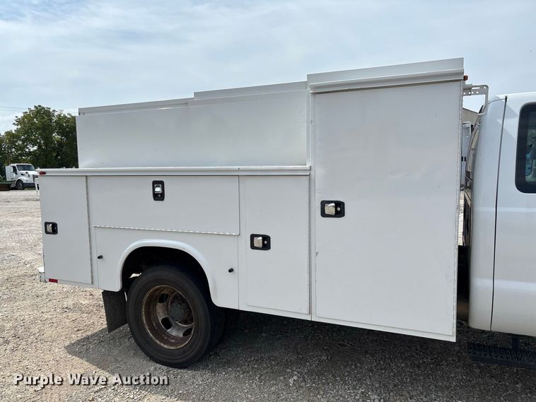 image for item DZ4537 2015 Ford F550 Super Duty Ext. Cab utility / service truck