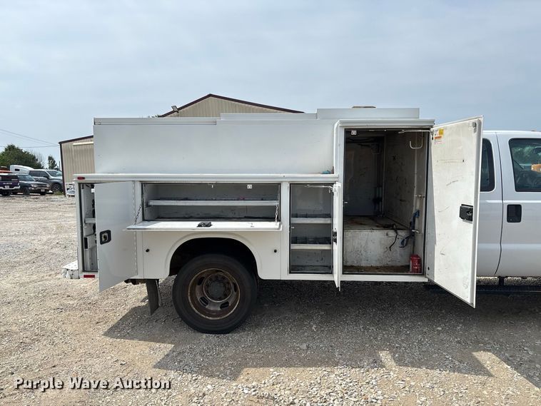 image for item DZ4537 2015 Ford F550 Super Duty Ext. Cab utility / service truck