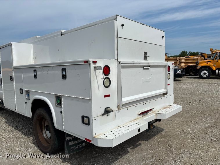 image for item DZ4537 2015 Ford F550 Super Duty Ext. Cab utility / service truck