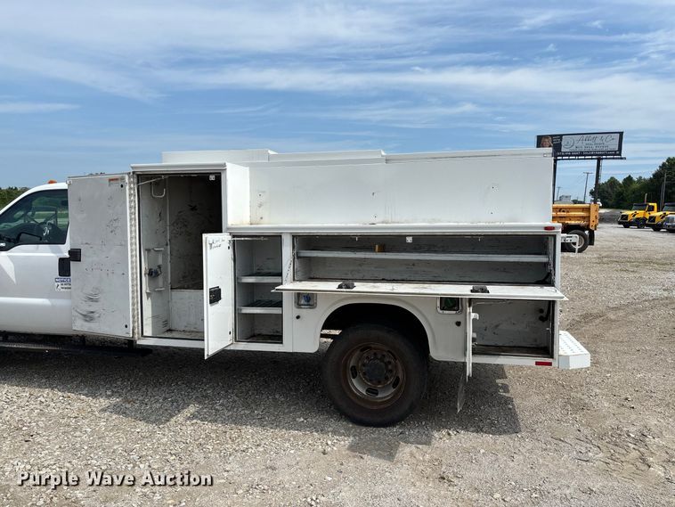 image for item DZ4537 2015 Ford F550 Super Duty Ext. Cab utility / service truck