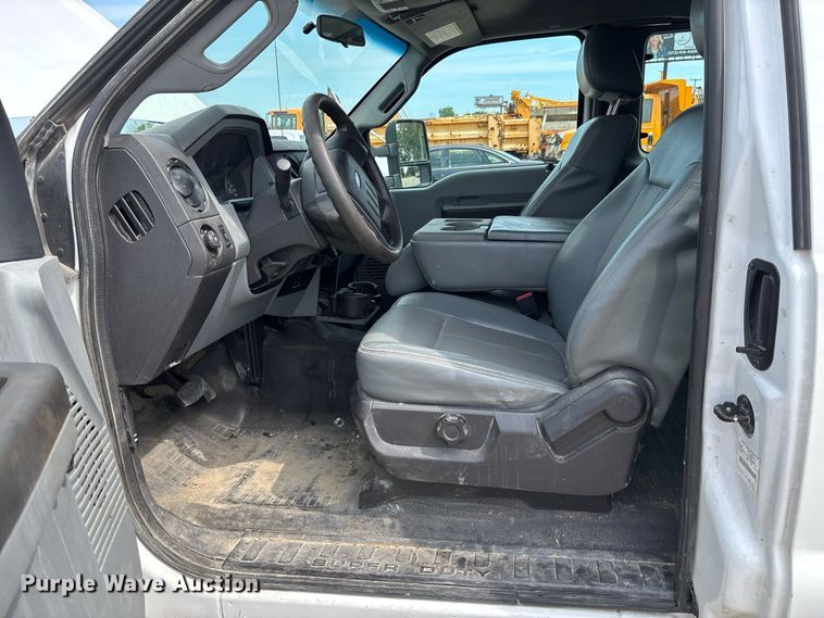 image for item DZ4537 2015 Ford F550 Super Duty Ext. Cab utility / service truck