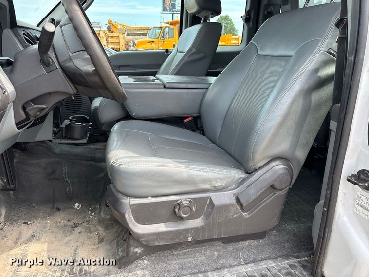 image for item DZ4537 2015 Ford F550 Super Duty Ext. Cab utility / service truck