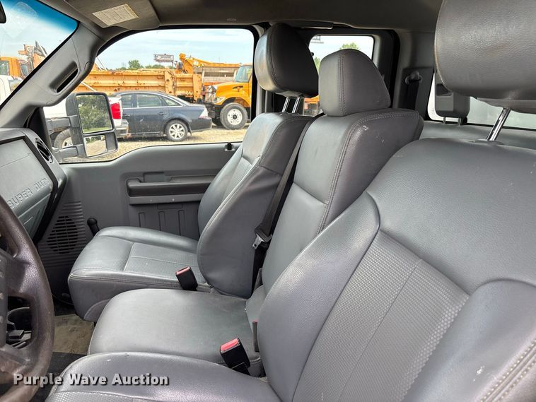 image for item DZ4537 2015 Ford F550 Super Duty Ext. Cab utility / service truck