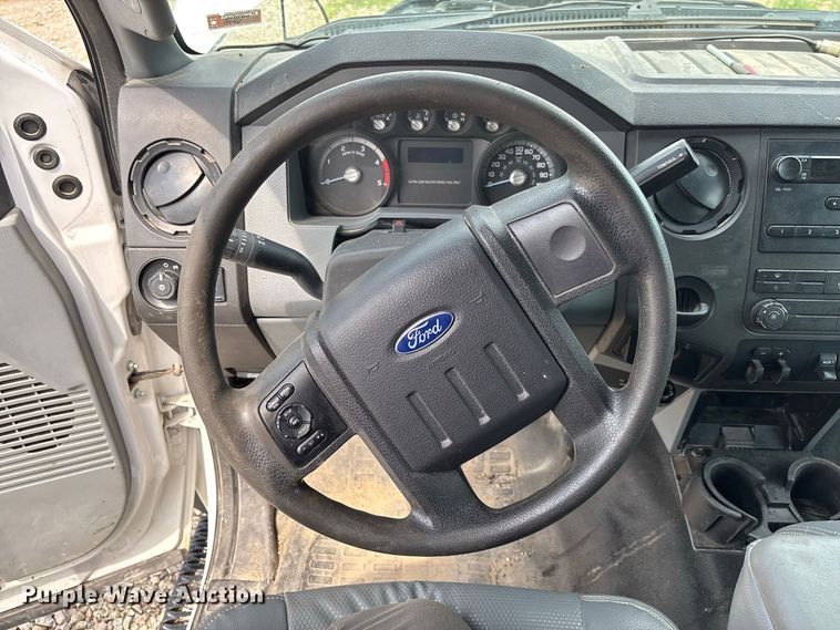 image for item DZ4537 2015 Ford F550 Super Duty Ext. Cab utility / service truck