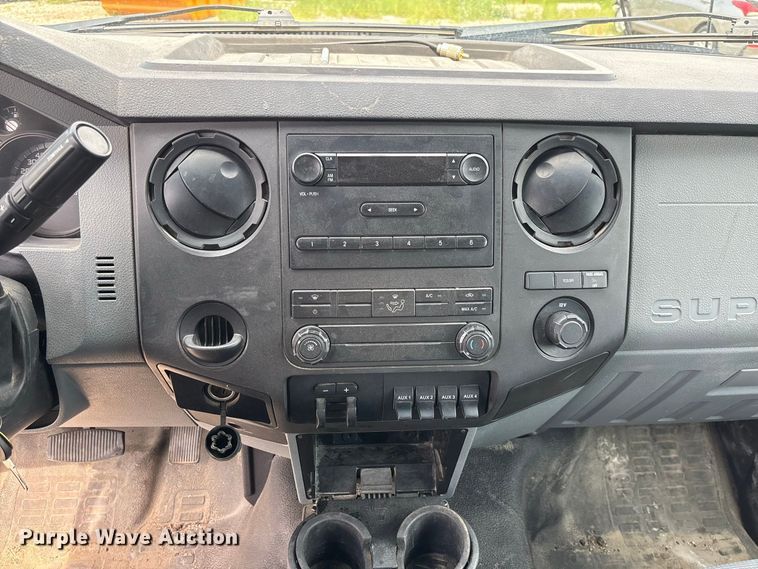 image for item DZ4537 2015 Ford F550 Super Duty Ext. Cab utility / service truck