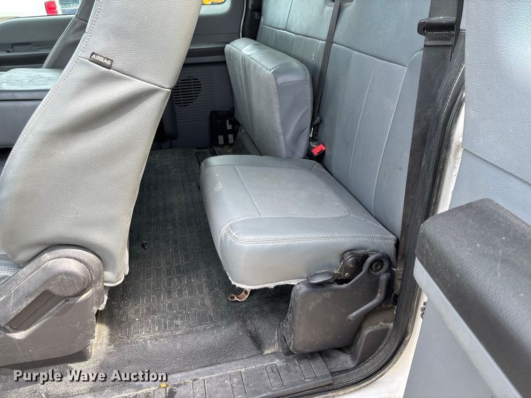image for item DZ4537 2015 Ford F550 Super Duty Ext. Cab utility / service truck