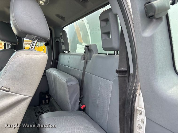 image for item DZ4537 2015 Ford F550 Super Duty Ext. Cab utility / service truck