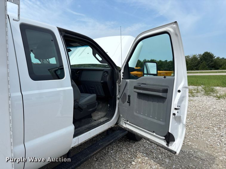 image for item DZ4537 2015 Ford F550 Super Duty Ext. Cab utility / service truck