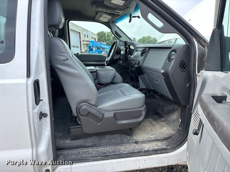 image for item DZ4537 2015 Ford F550 Super Duty Ext. Cab utility / service truck