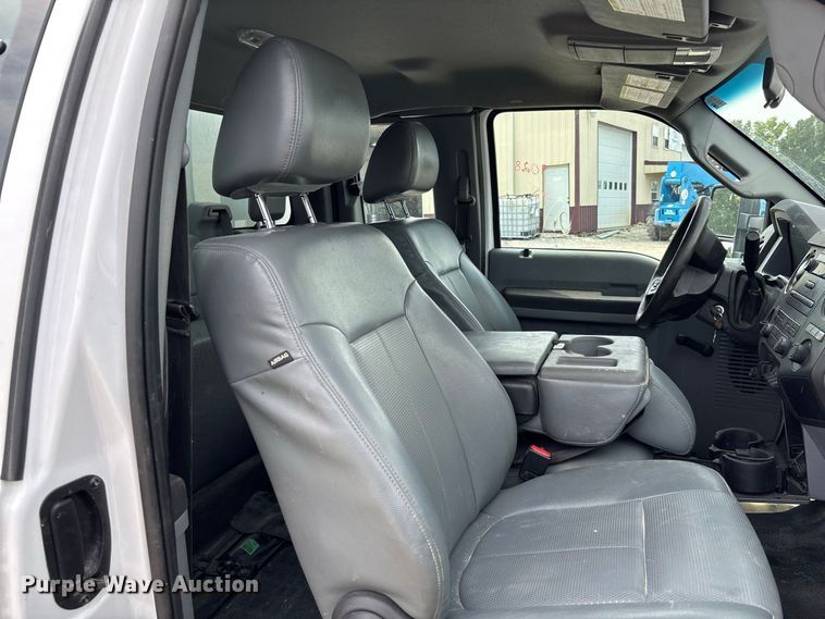 image for item DZ4537 2015 Ford F550 Super Duty Ext. Cab utility / service truck
