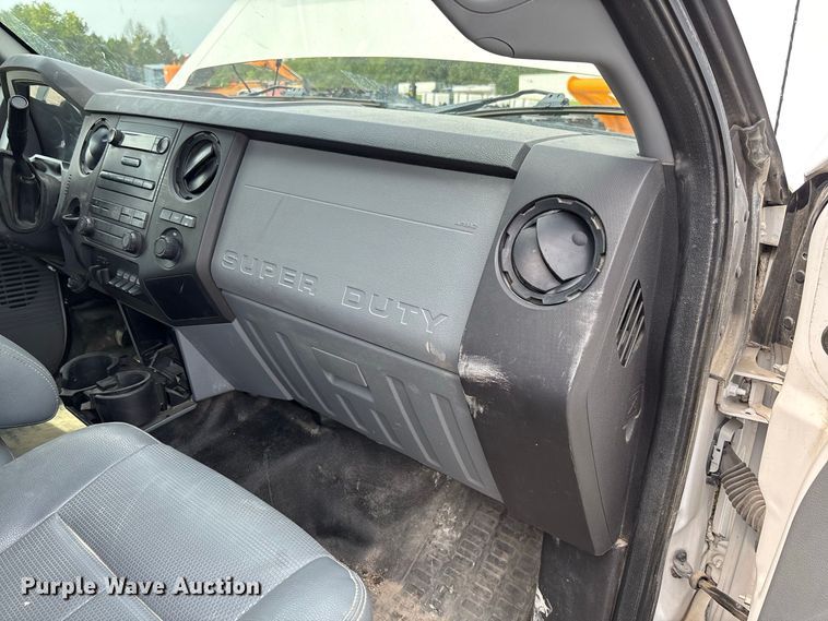 image for item DZ4537 2015 Ford F550 Super Duty Ext. Cab utility / service truck