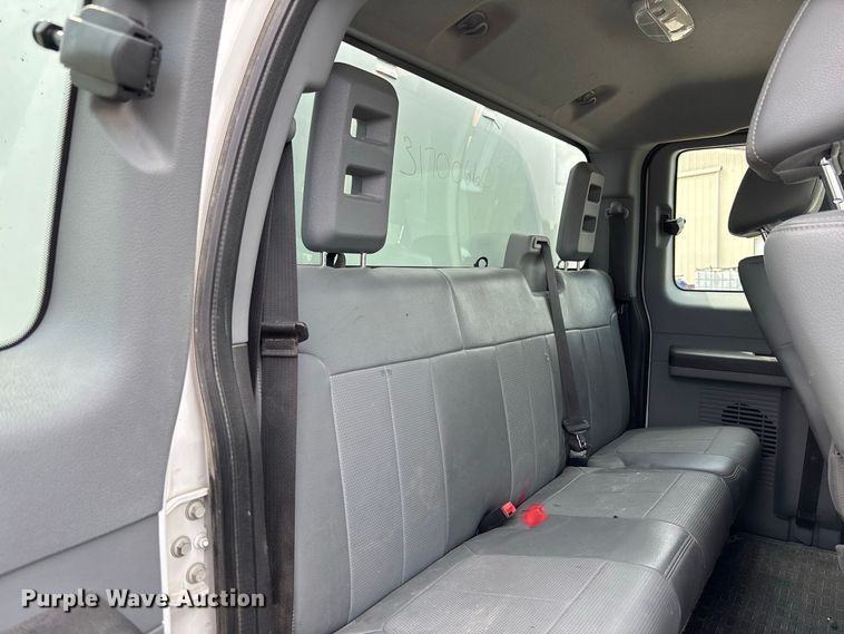 image for item DZ4537 2015 Ford F550 Super Duty Ext. Cab utility / service truck