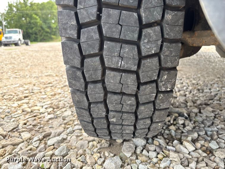 image for item DZ4537 2015 Ford F550 Super Duty Ext. Cab utility / service truck