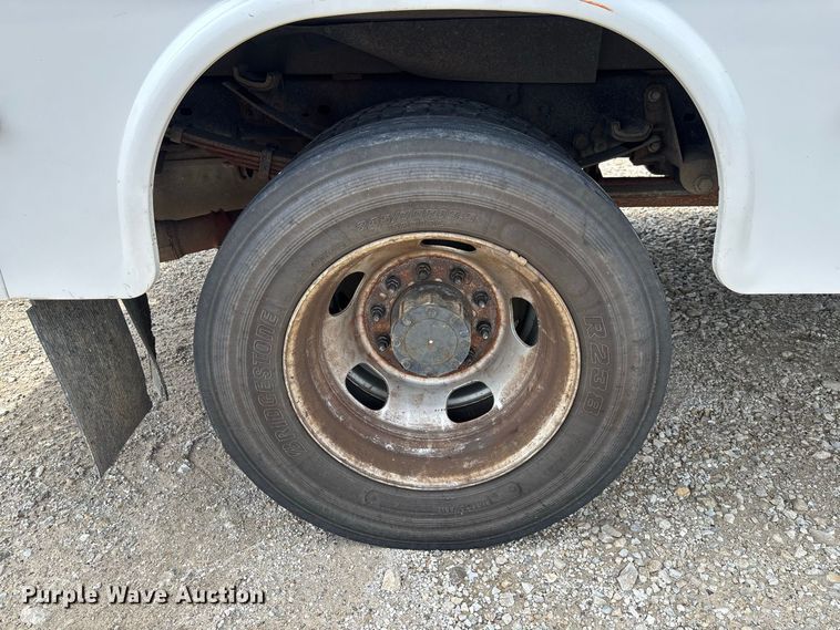 image for item DZ4537 2015 Ford F550 Super Duty Ext. Cab utility / service truck