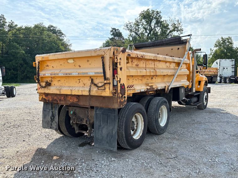 image for item DZ4538 2011 International WorkStar 7500 dump truck