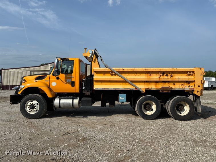 image for item DZ4538 2011 International WorkStar 7500 dump truck