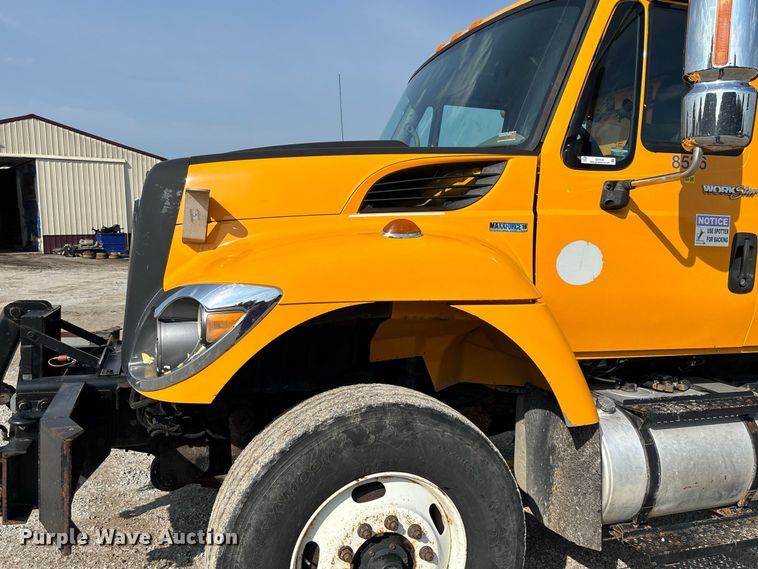 image for item DZ4538 2011 International WorkStar 7500 dump truck