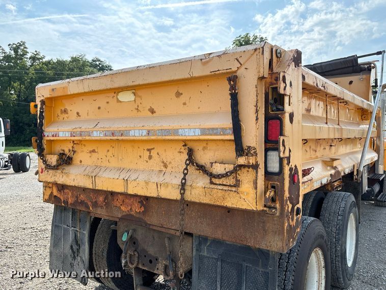 image for item DZ4538 2011 International WorkStar 7500 dump truck