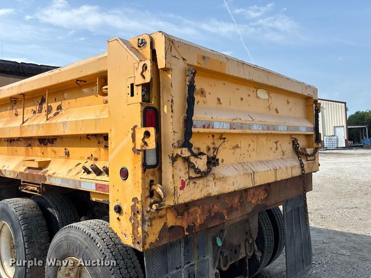image for item DZ4538 2011 International WorkStar 7500 dump truck