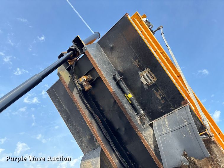 image for item DZ4538 2011 International WorkStar 7500 dump truck
