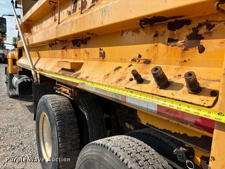 image for item DZ4538 2011 International WorkStar 7500 dump truck