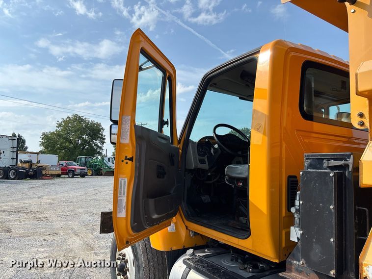 image for item DZ4538 2011 International WorkStar 7500 dump truck