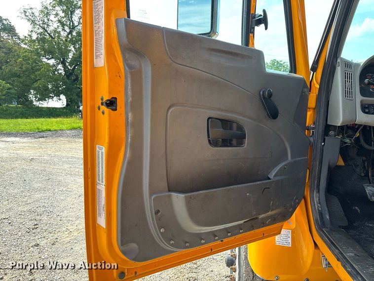image for item DZ4538 2011 International WorkStar 7500 dump truck