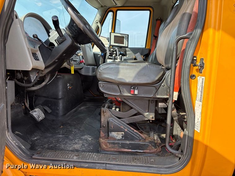 image for item DZ4538 2011 International WorkStar 7500 dump truck