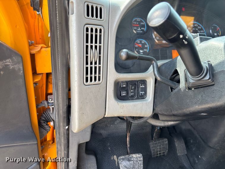 image for item DZ4538 2011 International WorkStar 7500 dump truck