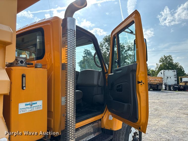 image for item DZ4538 2011 International WorkStar 7500 dump truck