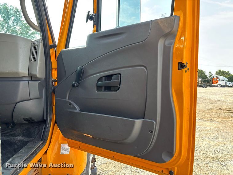 image for item DZ4538 2011 International WorkStar 7500 dump truck