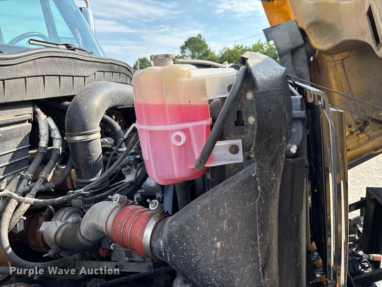 image for item DZ4538 2011 International WorkStar 7500 dump truck