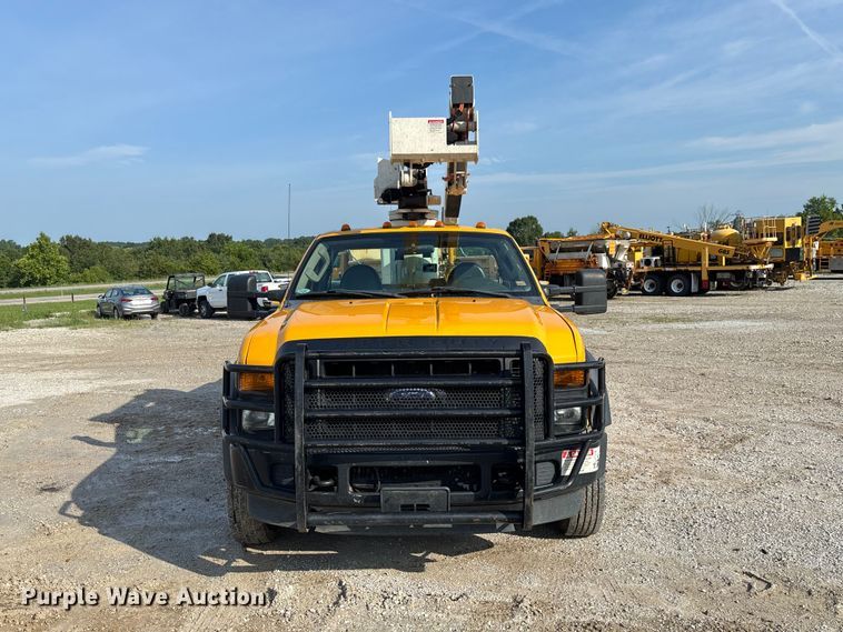 image for item DZ4539 2009 Ford F550 Super Duty bucket truck