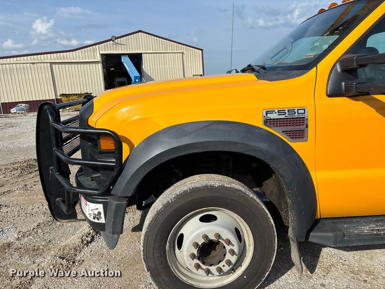 image for item DZ4539 2009 Ford F550 Super Duty bucket truck