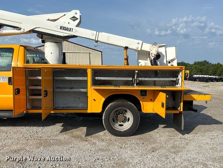 image for item DZ4539 2009 Ford F550 Super Duty bucket truck