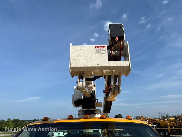 image for item DZ4539 2009 Ford F550 Super Duty bucket truck