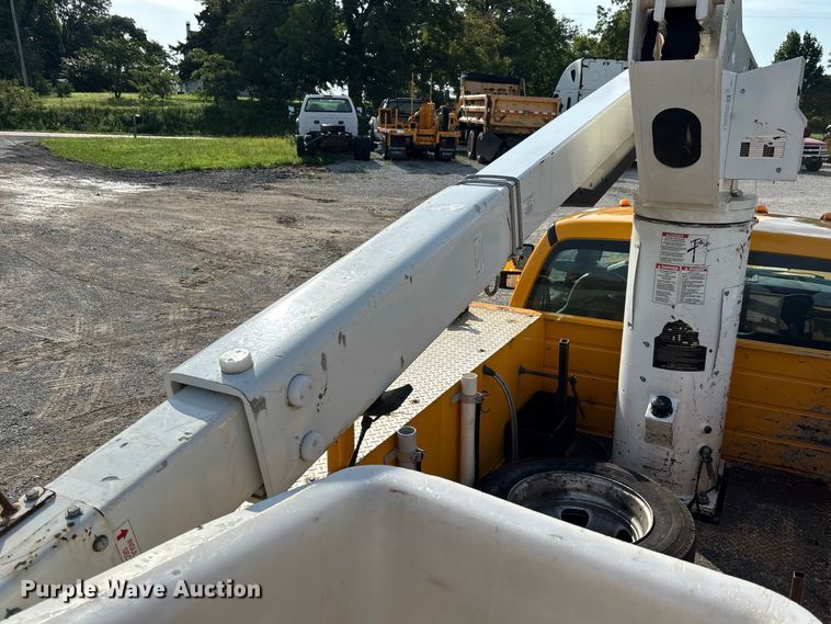 image for item DZ4539 2009 Ford F550 Super Duty bucket truck