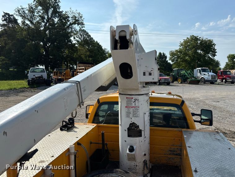 image for item DZ4539 2009 Ford F550 Super Duty bucket truck