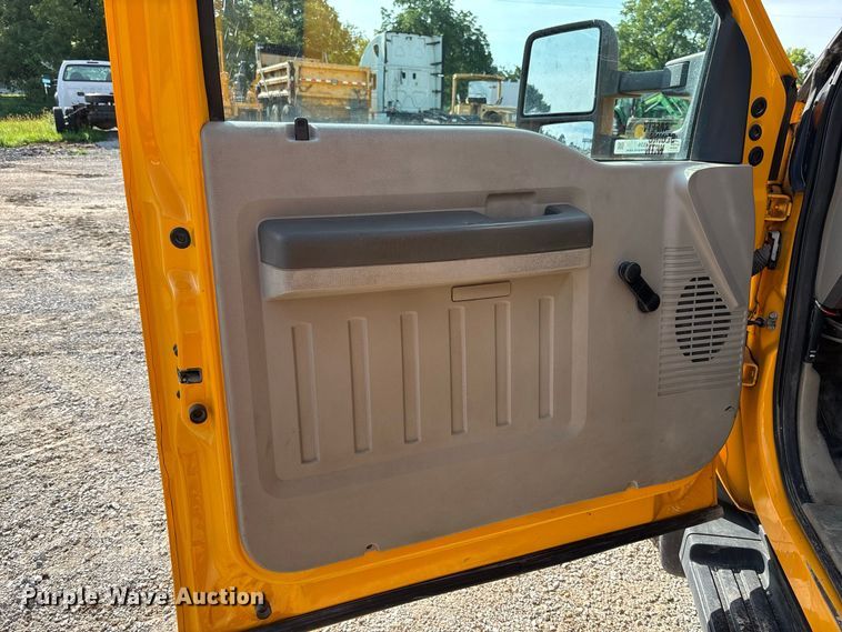 image for item DZ4539 2009 Ford F550 Super Duty bucket truck