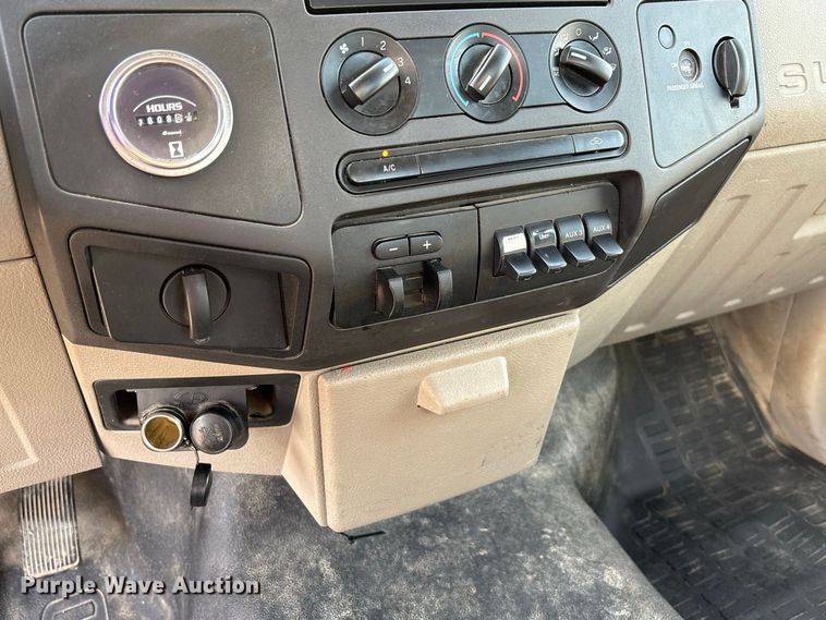 image for item DZ4539 2009 Ford F550 Super Duty bucket truck