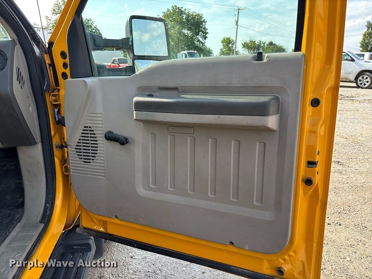 image for item DZ4539 2009 Ford F550 Super Duty bucket truck