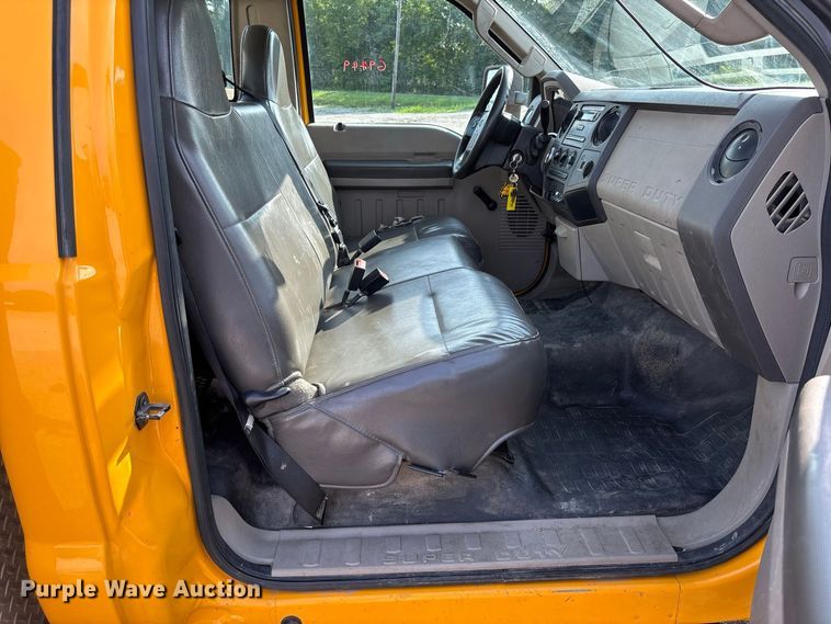 image for item DZ4539 2009 Ford F550 Super Duty bucket truck