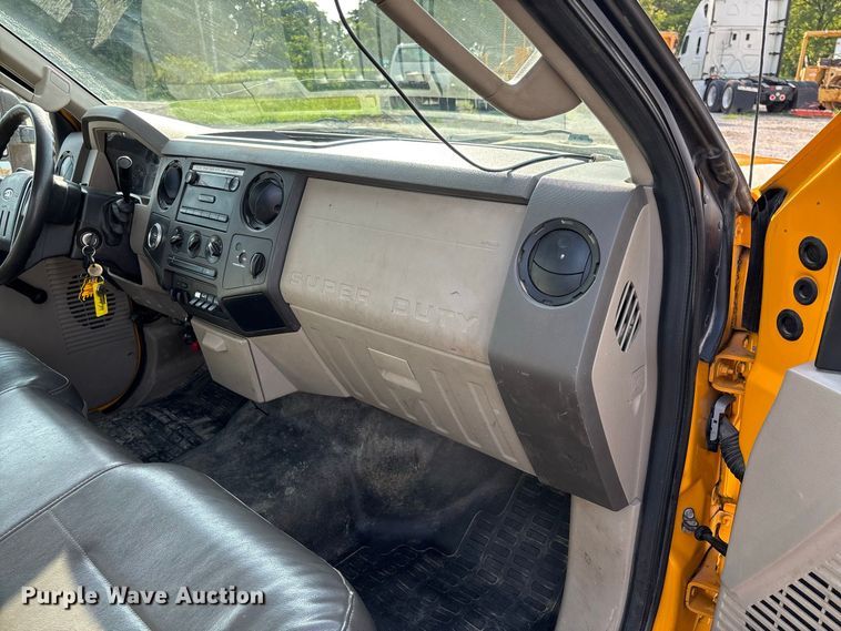 image for item DZ4539 2009 Ford F550 Super Duty bucket truck