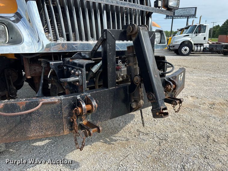 image for item DZ4542 2005 International 7400 dump truck