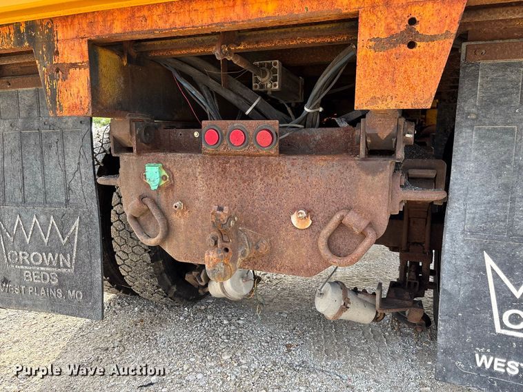 image for item DZ4542 2005 International 7400 dump truck