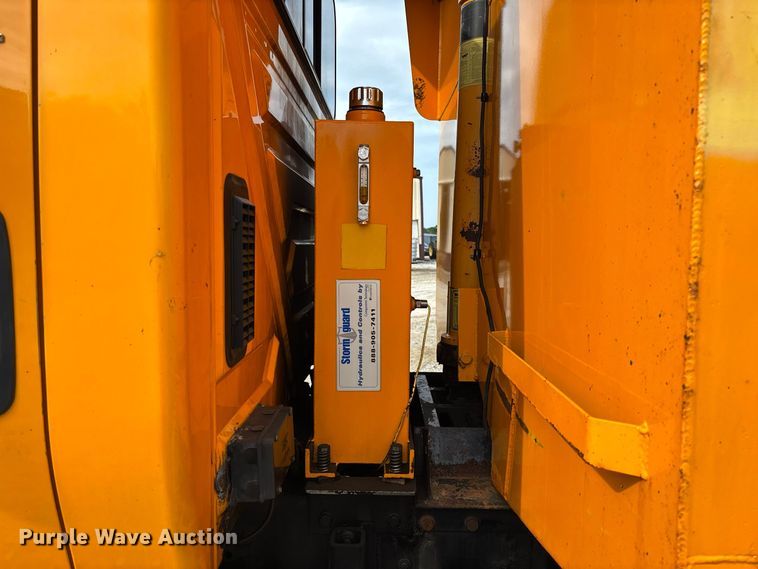 image for item DZ4542 2005 International 7400 dump truck