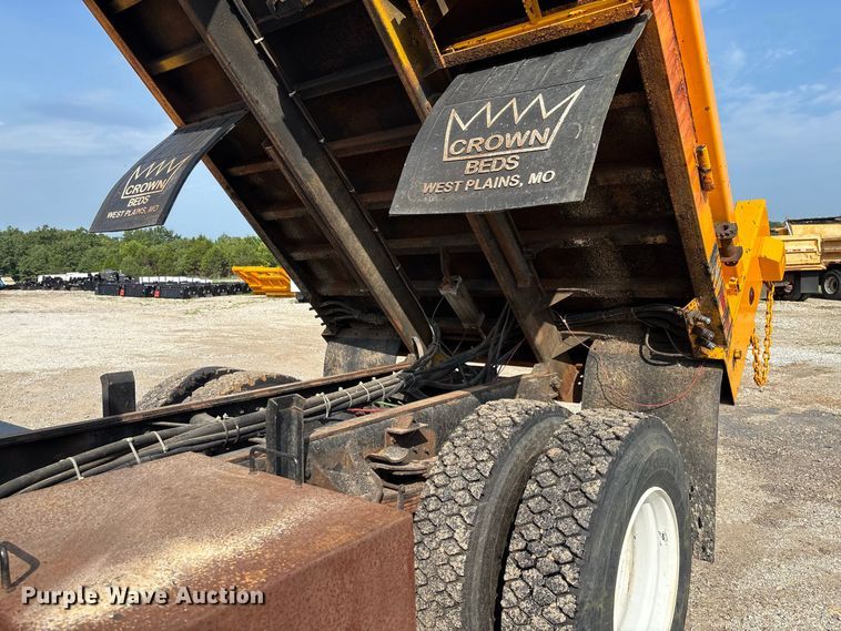 image for item DZ4542 2005 International 7400 dump truck