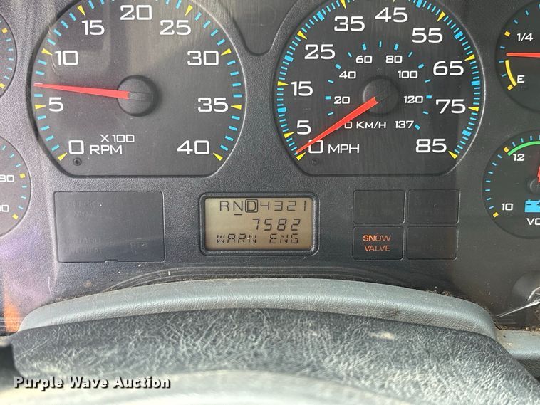 image for item DZ4542 2005 International 7400 dump truck
